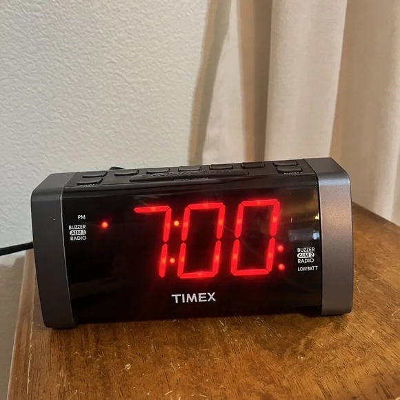 Timex Alarm Clock Radio T235Y Digital 12 Hour Clock With 2 Alarms Working AUX - Picture 9 of 16